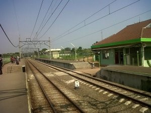 Stasiun Hijau Daru & Suasana Sekitarnya